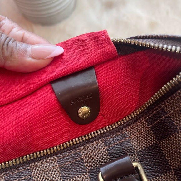 EUC Louis Vuitton Speedy 30 Damier Ebene with shoulder strap - Picture 7 of 9